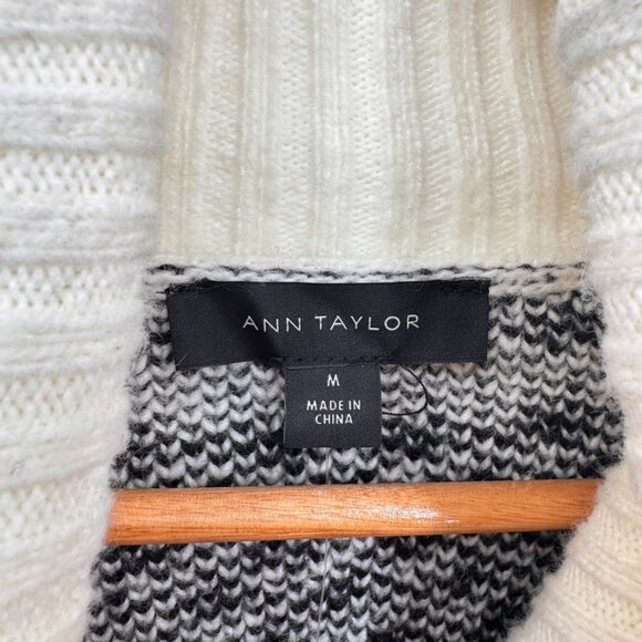 Ann Taylor Geometric Stripe Turtleneck Sweater Womens Medium Wool Blend NEW - Picture 4 of 8